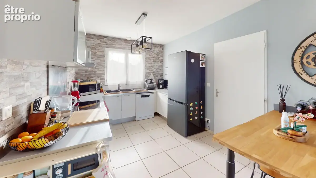 Vouneuil sous biard -  maison de plain-pied - belle pièce de vie de 43 m² - 3 chambres - garage - photo 7
