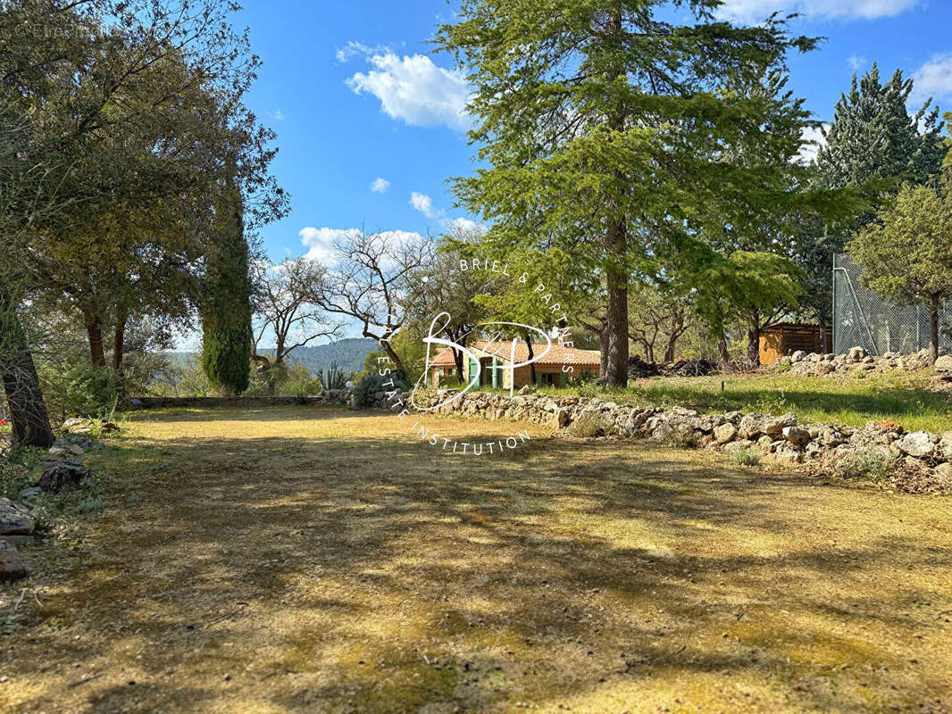 Maison à ENTRECASTEAUX
