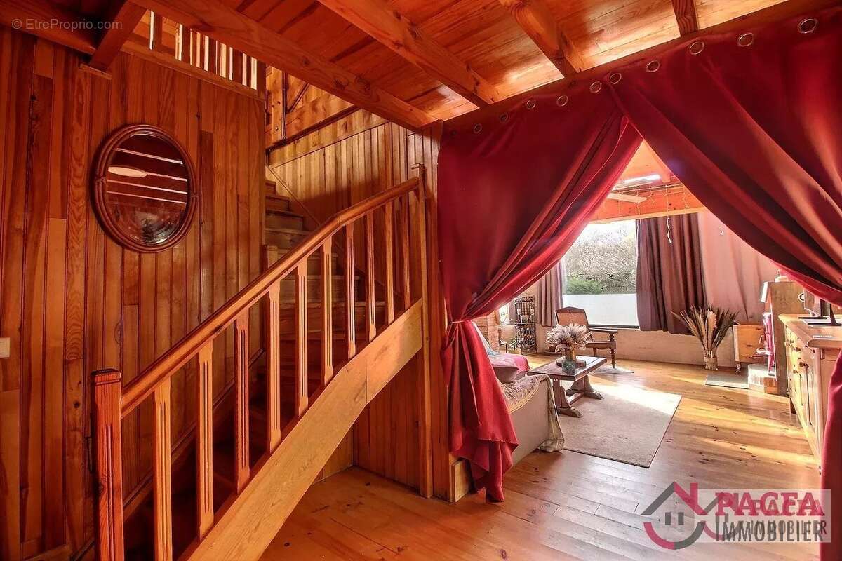 ARFONS - Maison esprit chalet sur 1730 m² de terrain. - photo 10