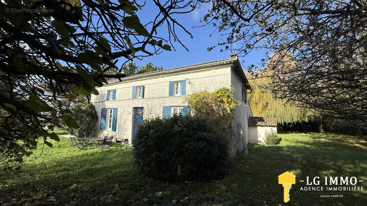 Maison à MORTAGNE-SUR-GIRONDE