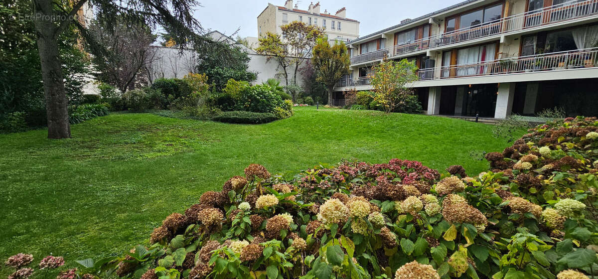 Parking à LEVALLOIS-PERRET