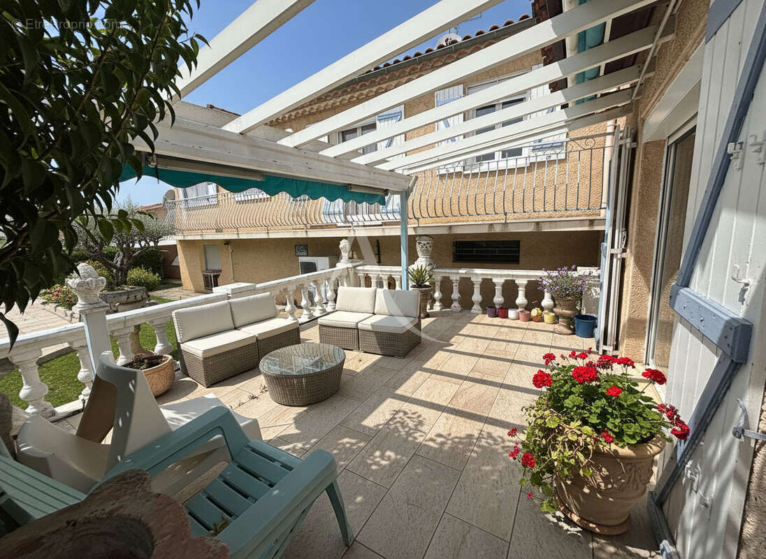 Carcassonne, maison familiale avec piscine et garages - photo 8