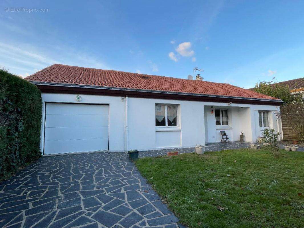 Maison à SAINT-SEBASTIEN-SUR-LOIRE