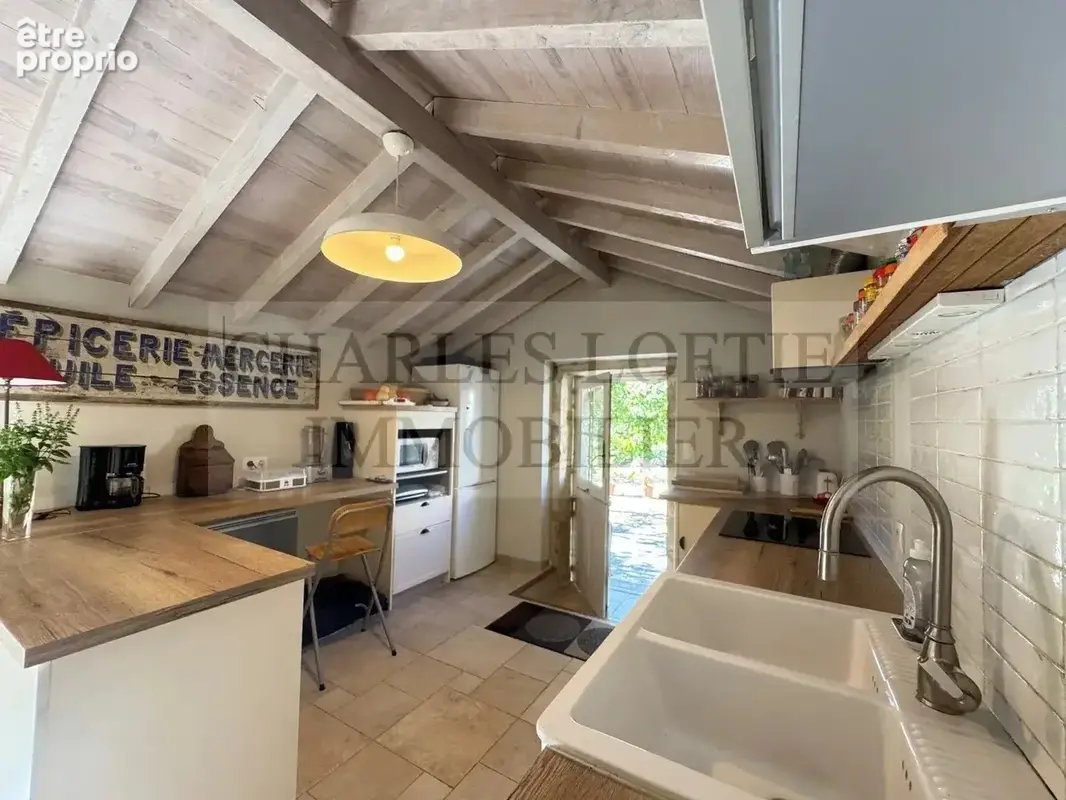 Propriété de caractère au cœur de 17 hectares de nature, avec maison principale, gîtes et piscine - photo 9