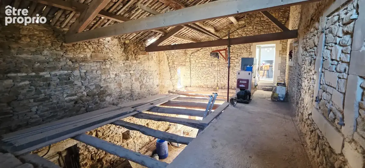Mas de village avec appartement, piscine et dépendances - photo 14