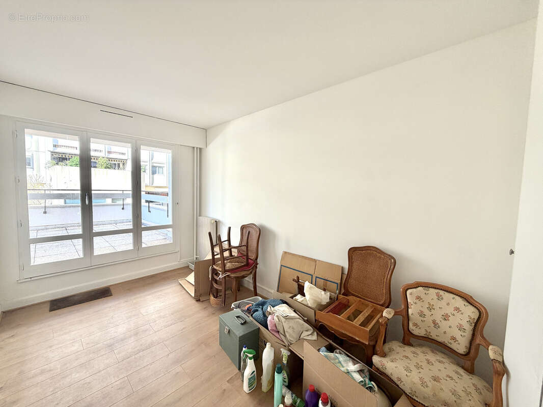 Appartement à PARIS-20E