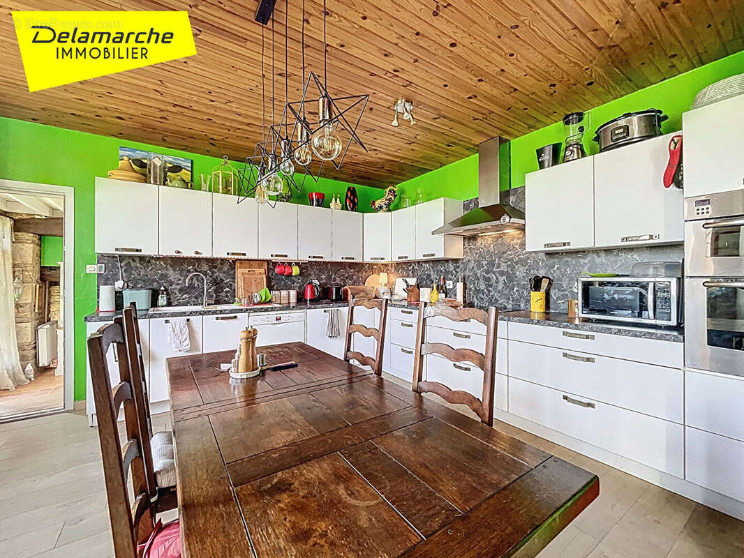 Maison à SAINT-HILAIRE-DU-HARCOUET