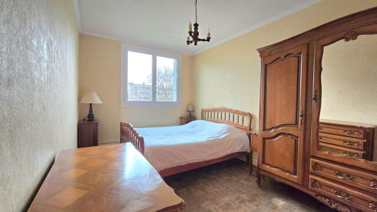 Appartement à PIERRE-BENITE