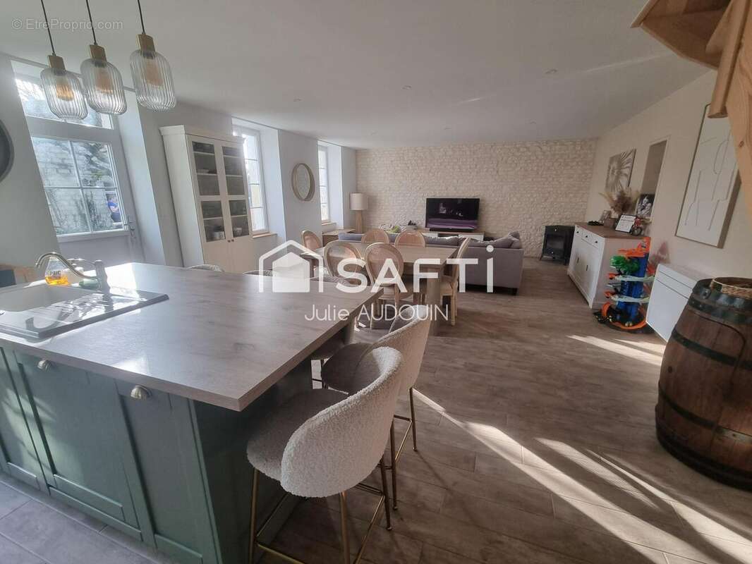 Maison 141 m² à Aumagne  - photo 5