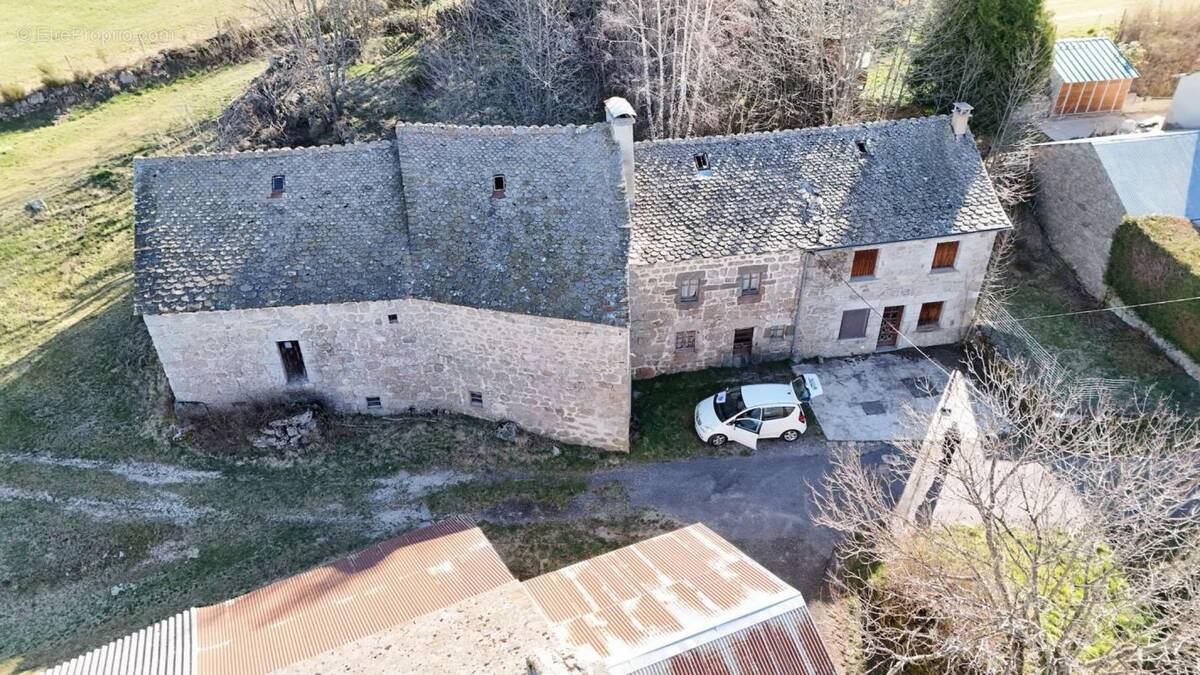 Maison à RIEUTORT-DE-RANDON