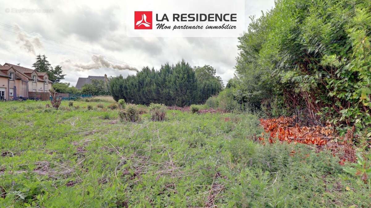 Terrain à ETREPAGNY