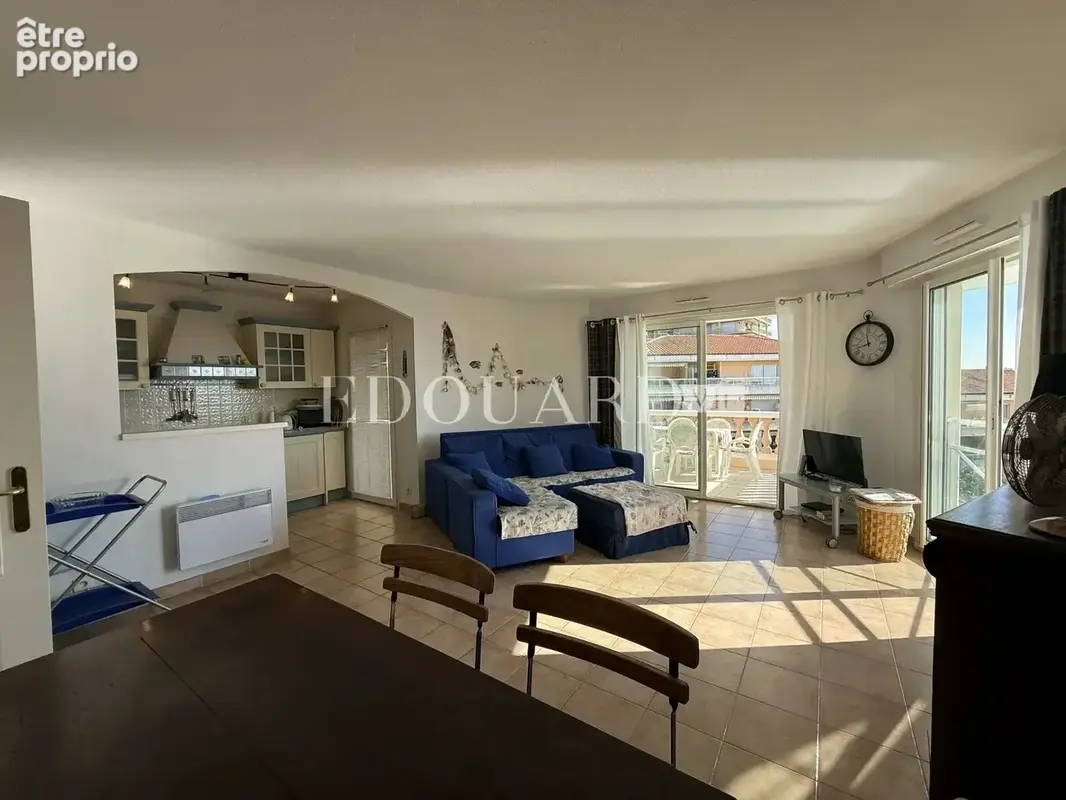 En exclusivité trois pièces avec terrasse, vue mer et garage, dans résidence de standing avec piscine - photo 5