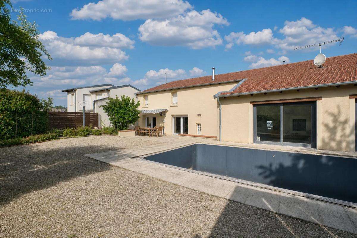 Maison de 7 pièces de 245 m² située à Ochey - photo 17