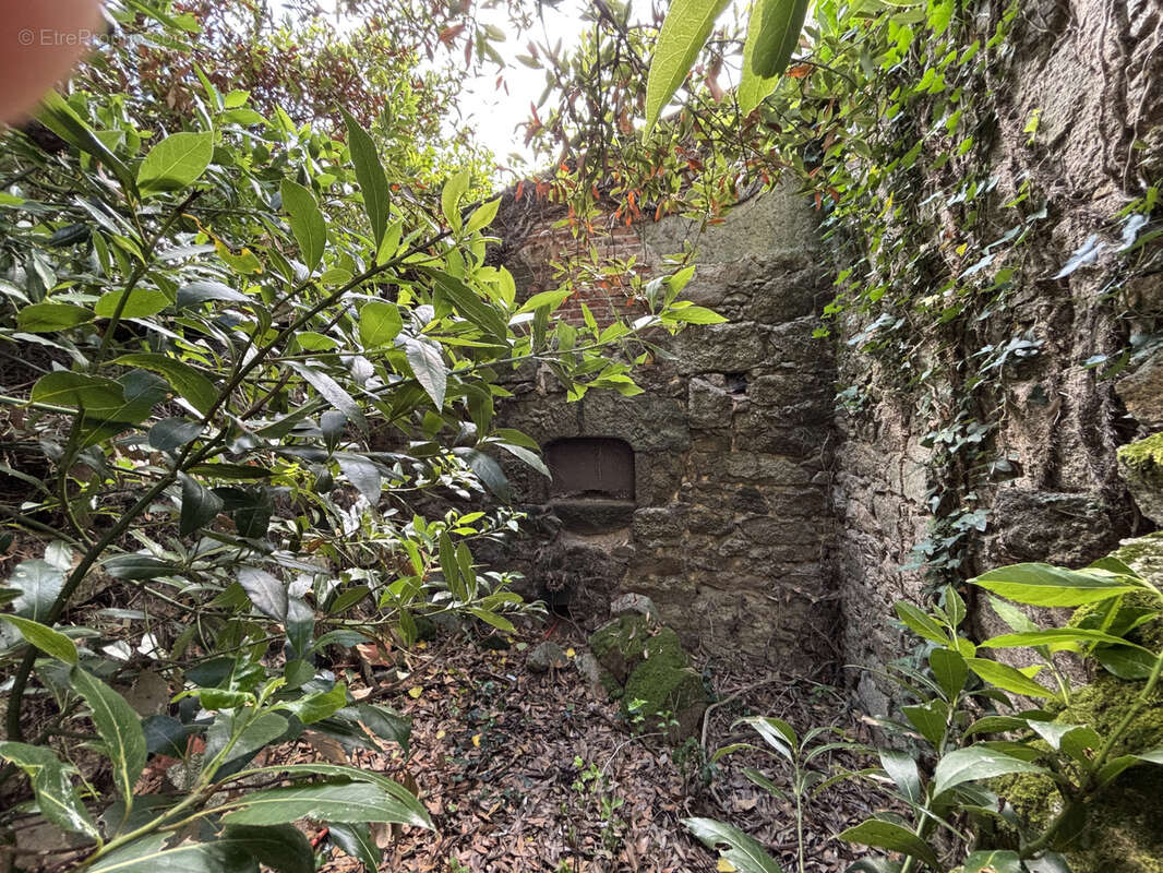 Maison à LES LANDES-GENUSSON