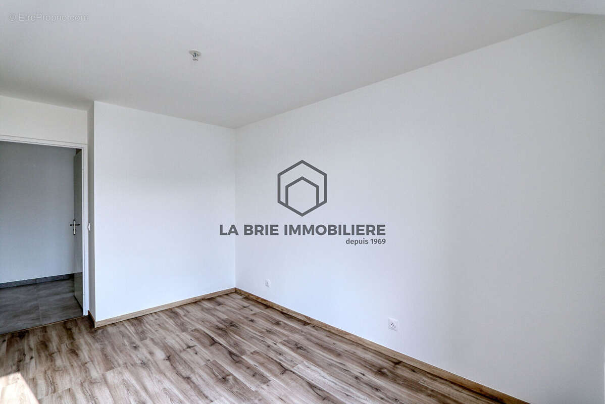 Appartement à EMERAINVILLE