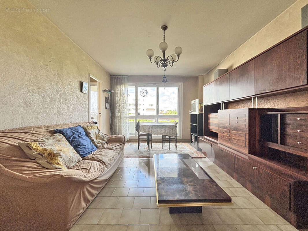 4 pièces de 82 m² avec balcon et parking - À 15 min du RER A Le Vésinet - Le Pecq - photo 2