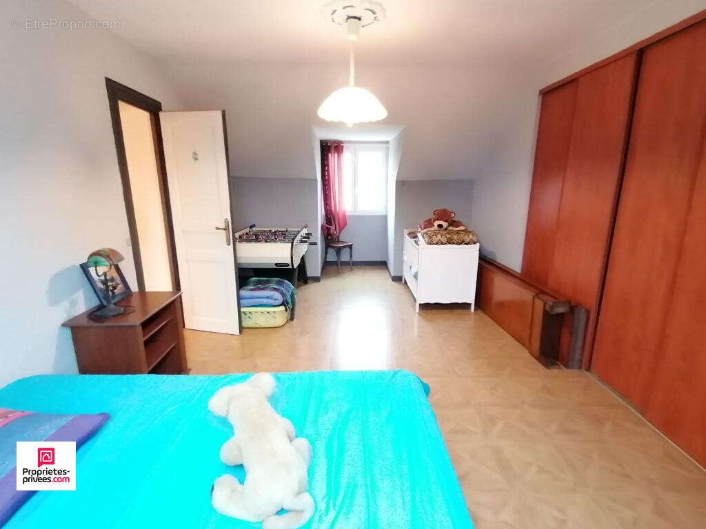 Maison à NEAUPHE-SOUS-ESSAI