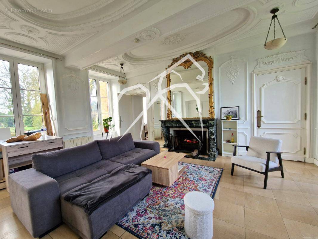 Appartement à BOIS-L'EVEQUE