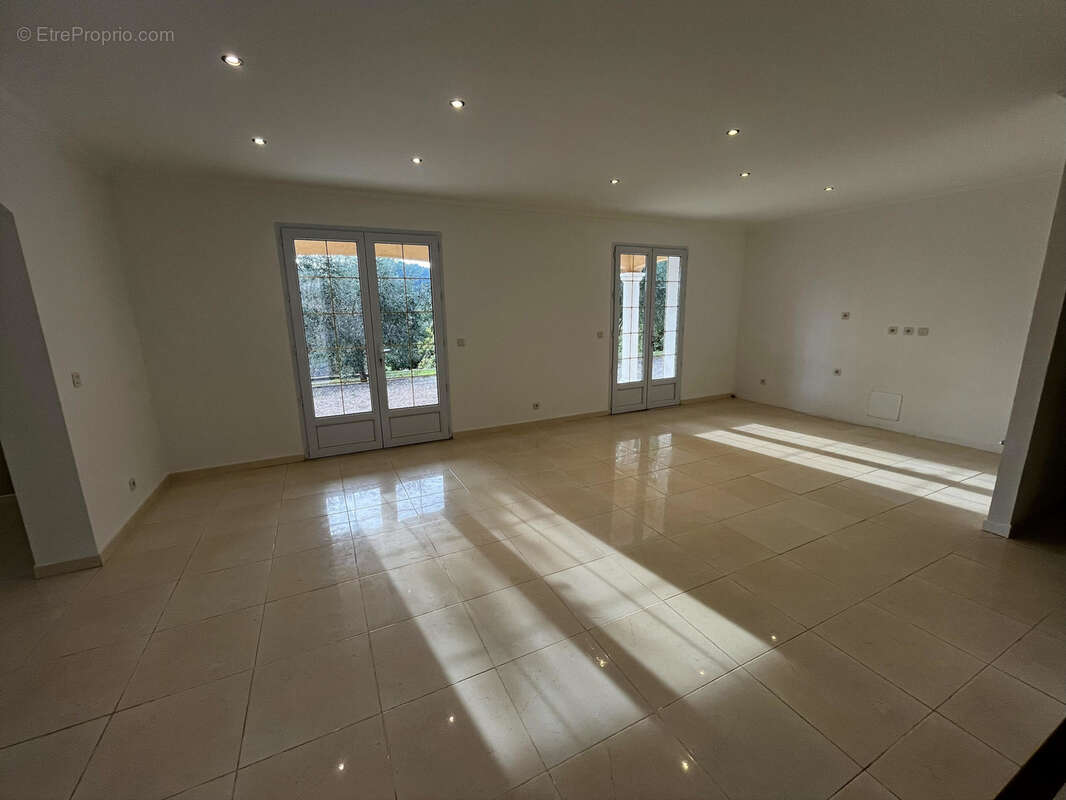 Maison à LA MOTTE