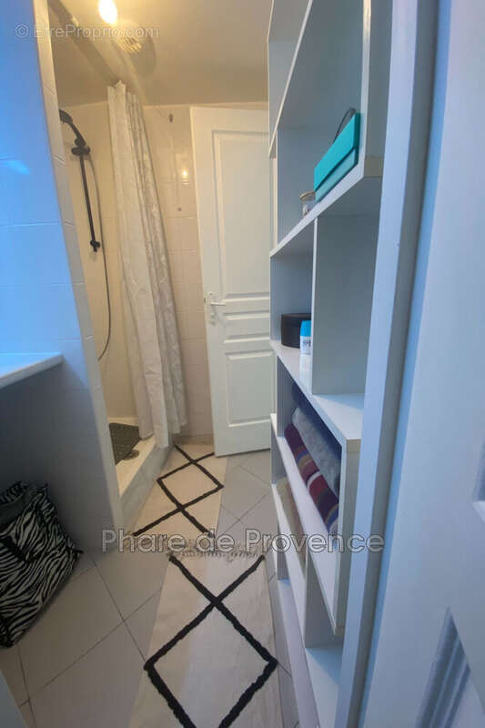 Appartement à MARSEILLE-2E