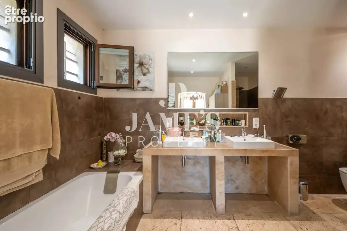 Maison 7 pièces 300 m² à vendre à Fontvieille (13990) - photo 9
