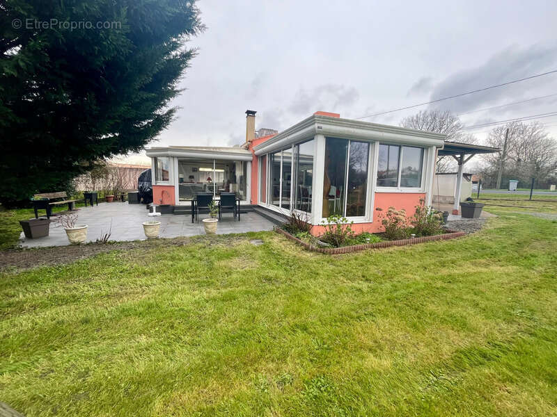 Maison à CHATEAU-GUIBERT