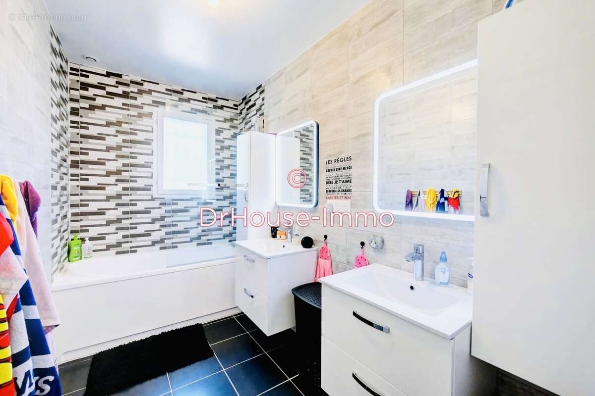 Maison à FERRIERES-EN-GATINAIS