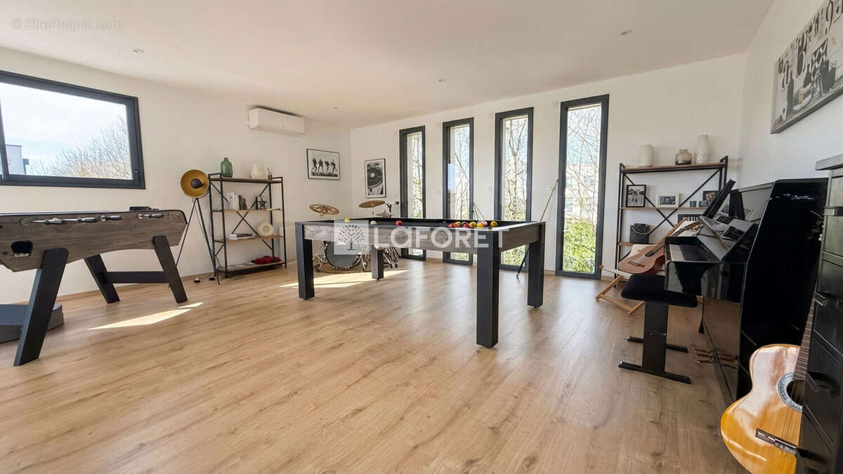 Maison à SAINT-CYR-SUR-LOIRE