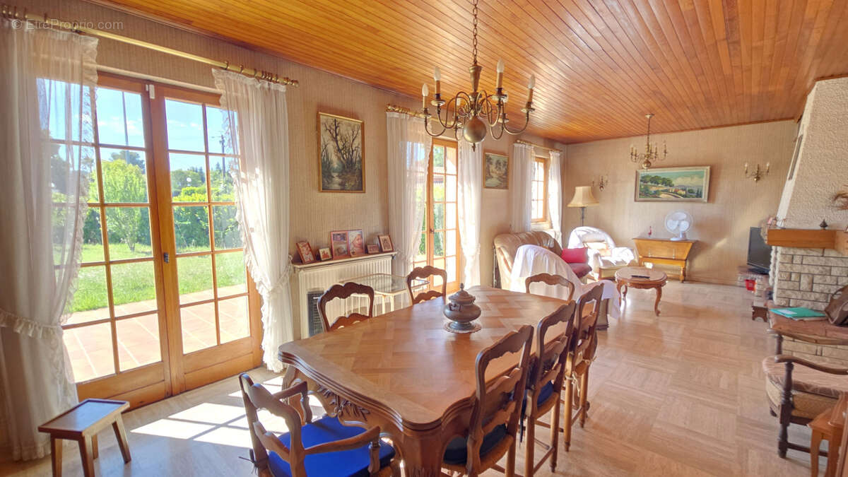 Maison à MOUGINS