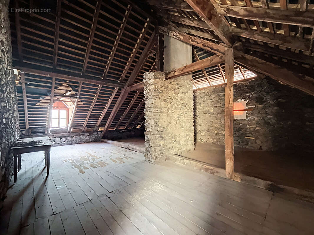 Appartement à LA CONDAMINE-CHATELARD