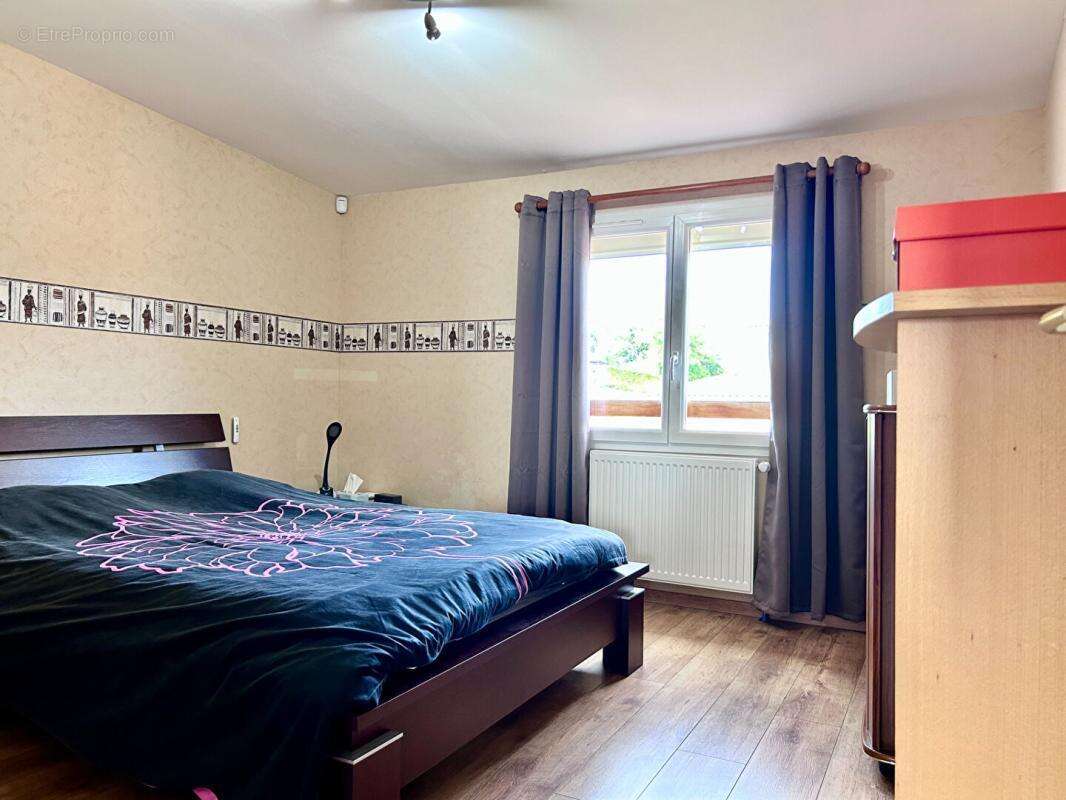 Maison à SAINT-LAURENT-DE-CHAMOUSSET