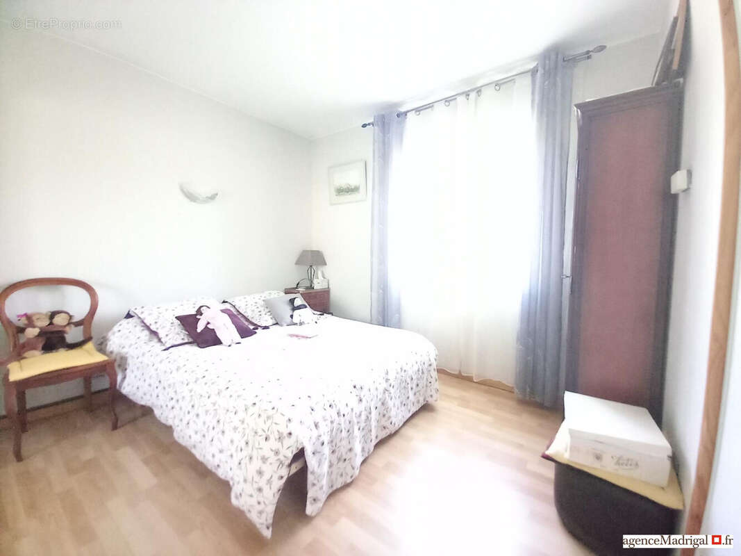 Maison 141 m² à Voiron  - photo 8