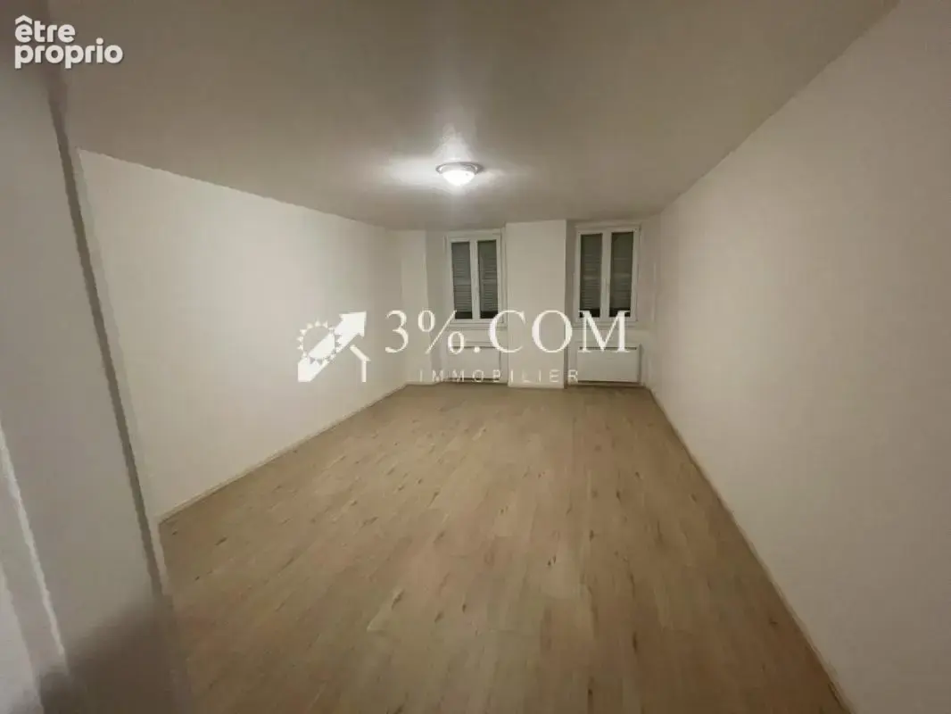 IMMEUBLE DE RAPPORT  Commerces et 8 appartements - photo 4
