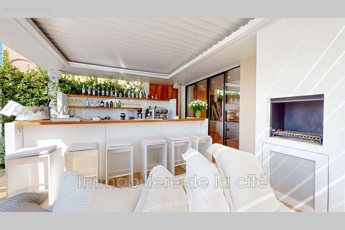 Maison 538 m² à Grimaud  - photo 6