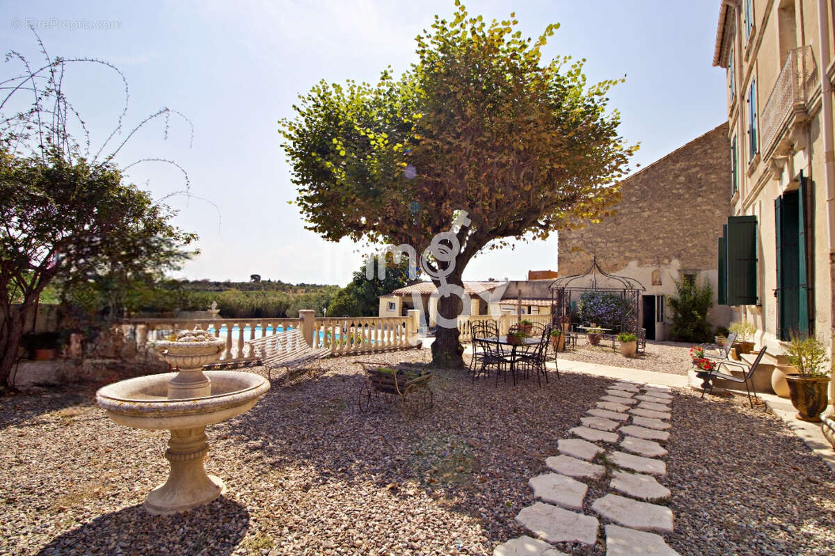 Maison à OUVEILLAN