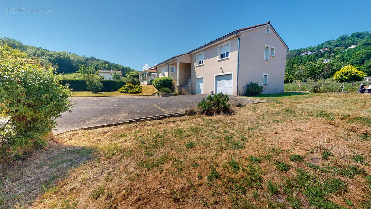 Maison à ESPALY-SAINT-MARCEL