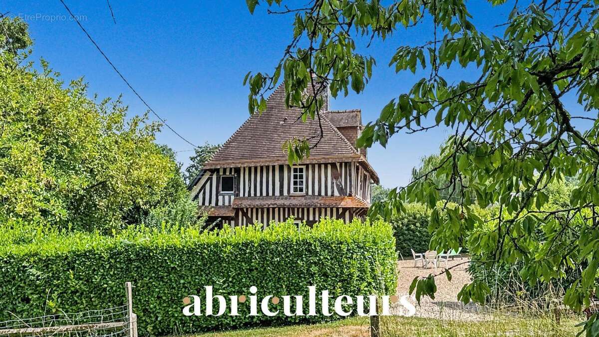 Propriété normande de caractère avec vastes dépendances en vente à Saint-Julien-sur-Calonne (14130) - photo 3