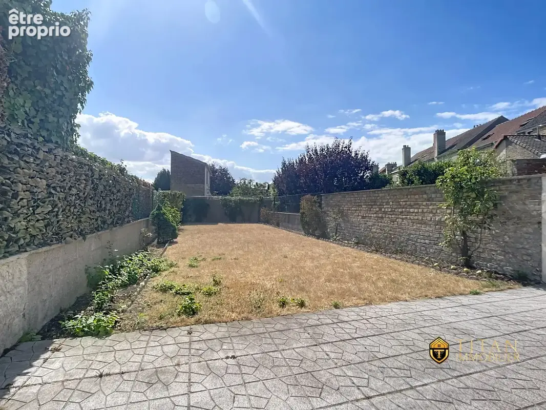  Maison 3 chambres, combles améangeables, 2 caves, jardin Sud-ouest. (59430 Dunkerque) Titan immobilier