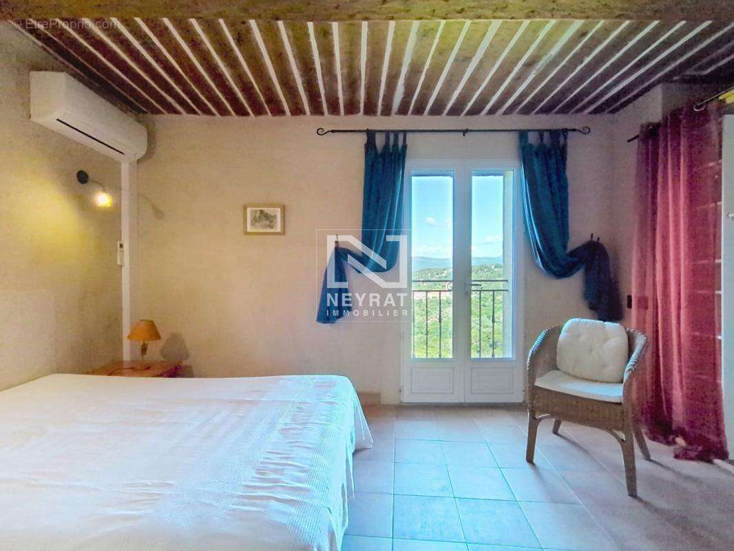 Vue panoramique exceptionnelle - Maison de caractère rénovée avec tropézienne - photo 7