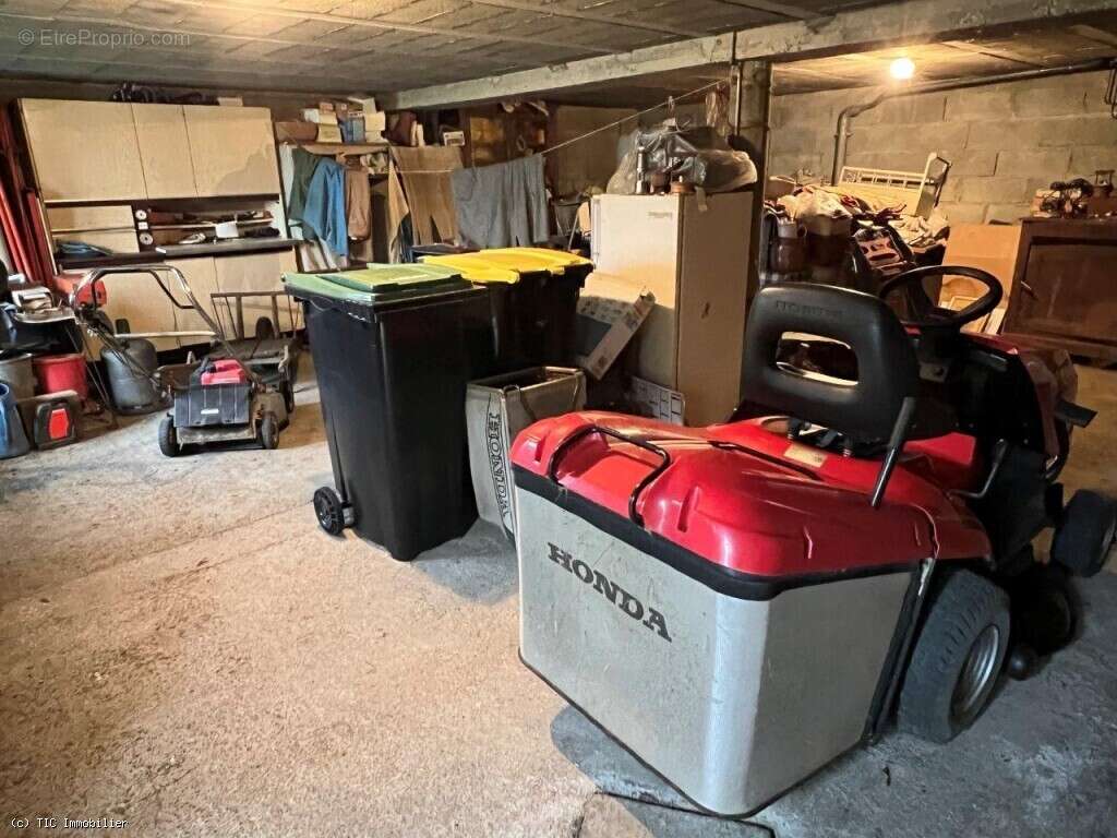 Maison à NANTEUIL-EN-VALLEE