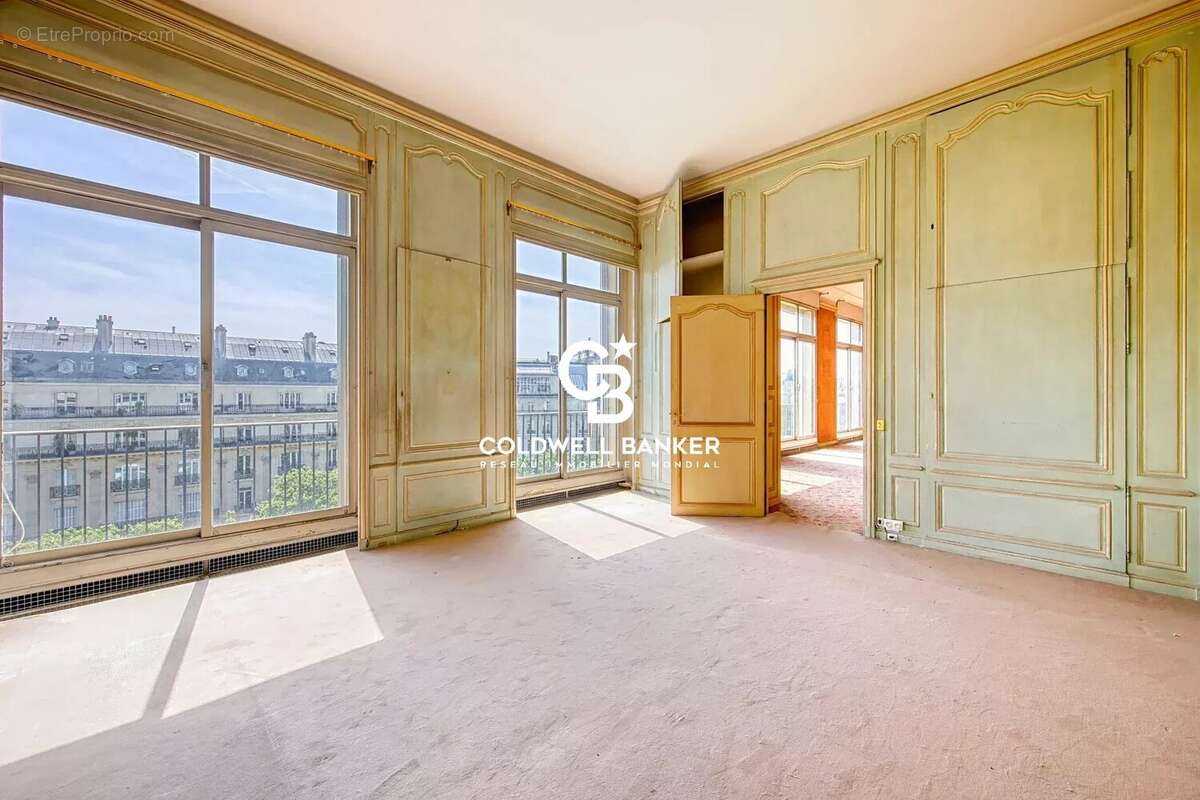 Appartement à PARIS-16E