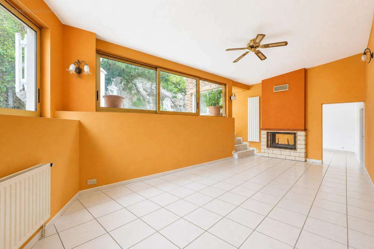 Appartement de 5 pièces de 110 m² situé à Lyon - photo 5