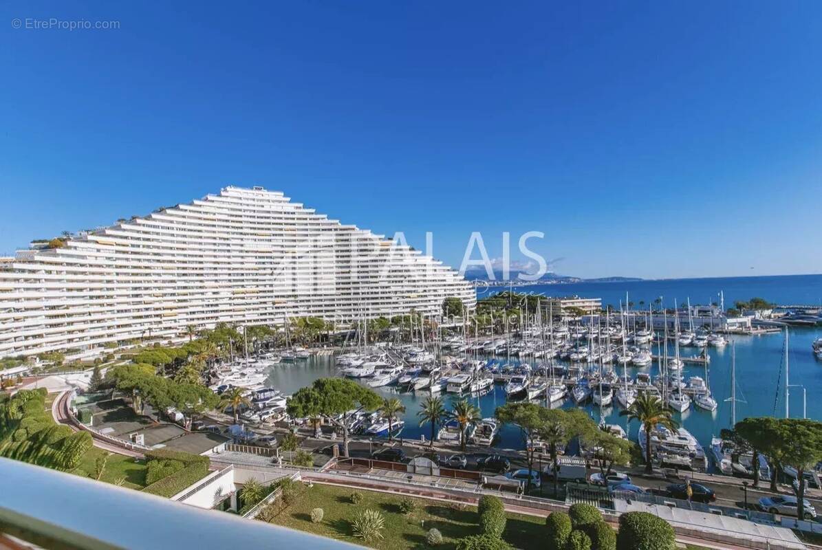 Appartement à VILLENEUVE-LOUBET