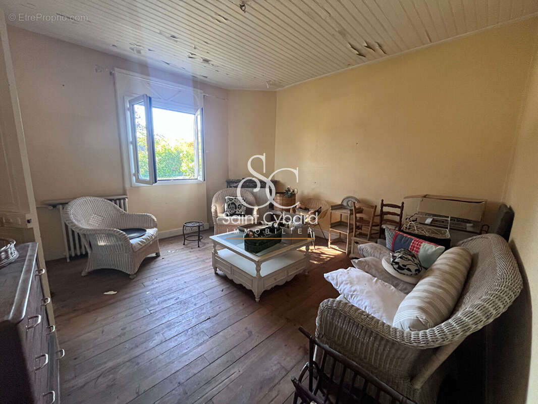 Maison à SAINT-YRIEIX-SUR-CHARENTE