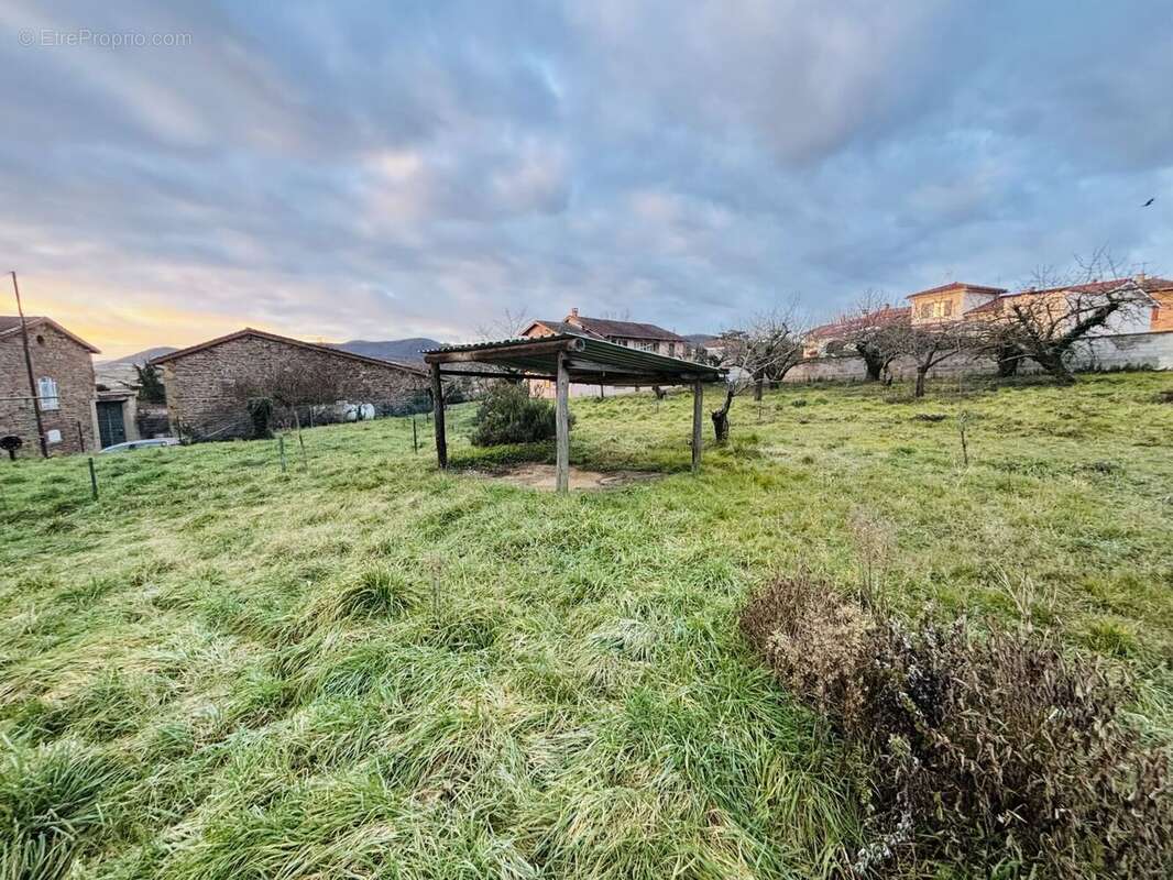 Terrain à PONTCHARRA-SUR-TURDINE