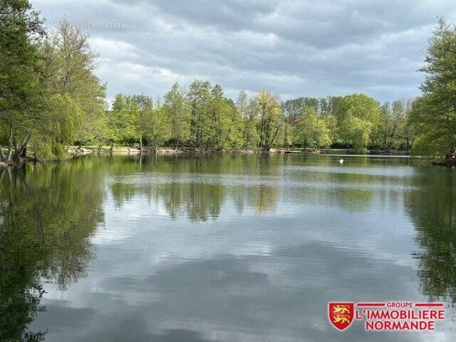 Terrain à FONTAINE-SOUS-JOUY