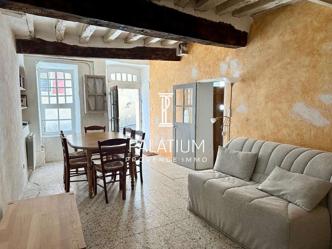 Maison à SAINT-SATURNIN-LES-APT