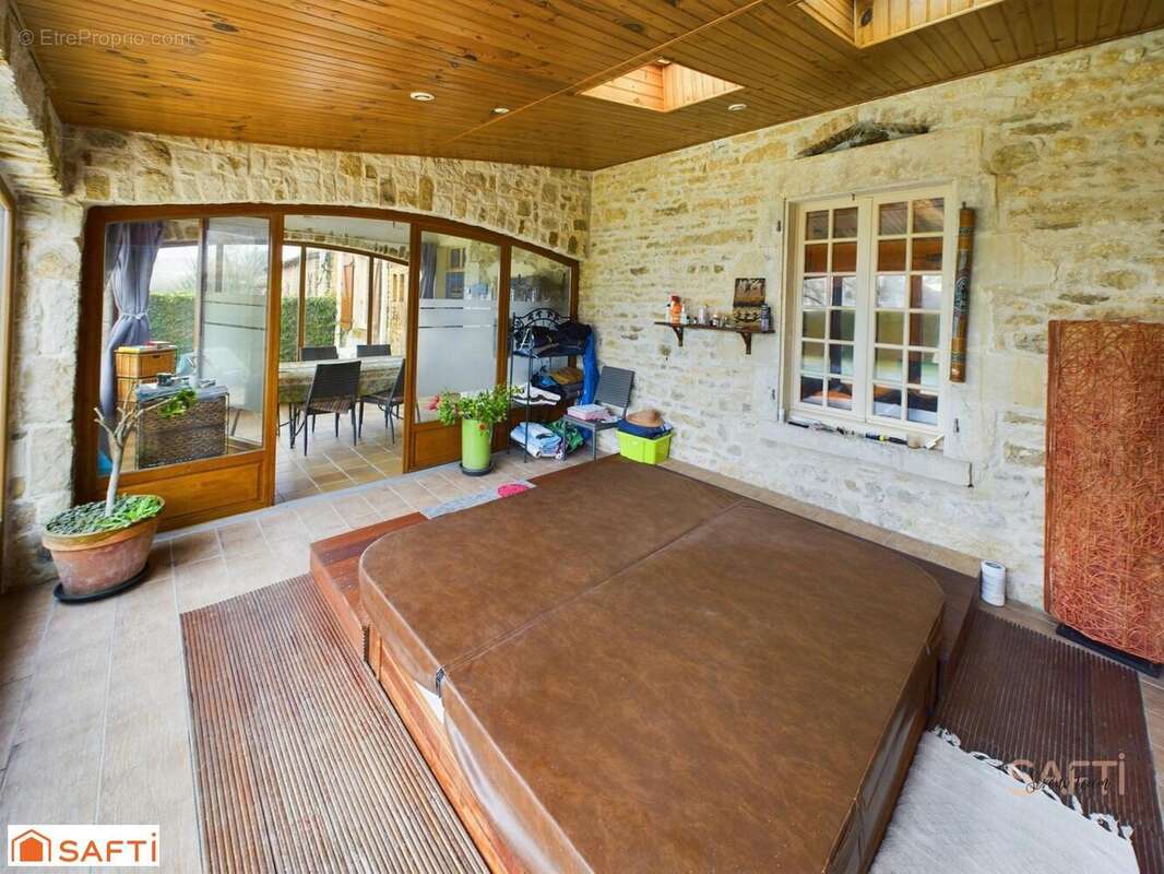 Maison 185 m² à La Jaudonniere  - photo 8