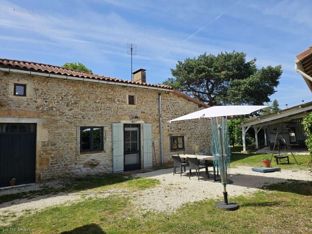 Maison à SAINT-CLAUD