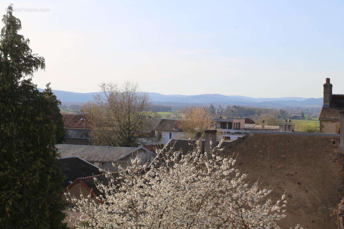 Maison à AUTUN